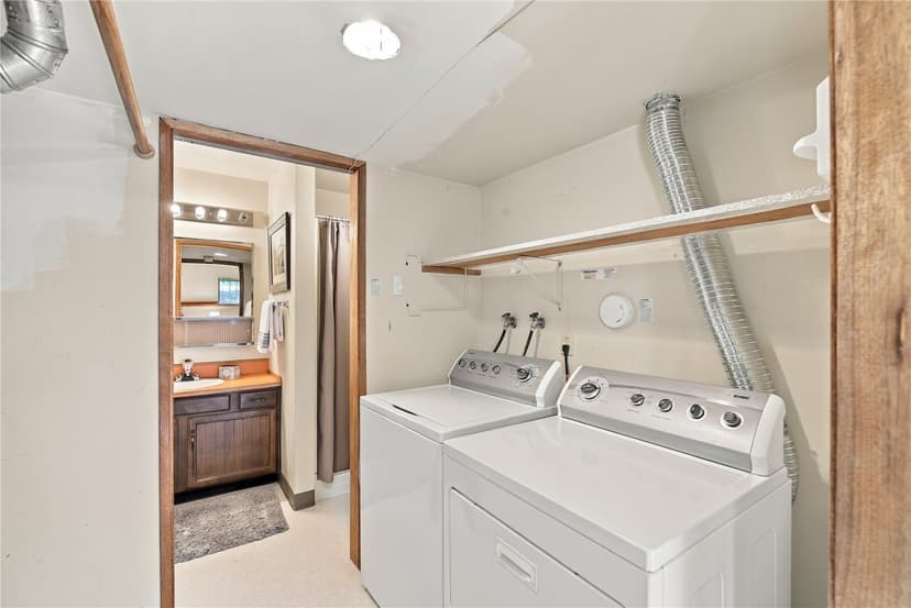 Property photo for 9526 4th Avenue NE, Seattle photo 24