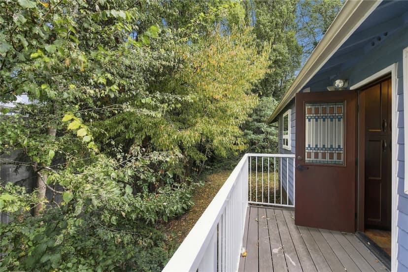 Property photo for 9526 4th Avenue NE, Seattle photo 8