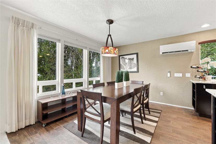 Property photo for 9526 4th Avenue NE, Seattle photo 13