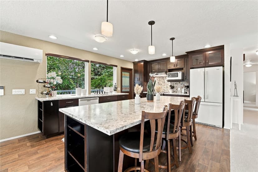 Property photo for 9526 4th Avenue NE, Seattle photo 6