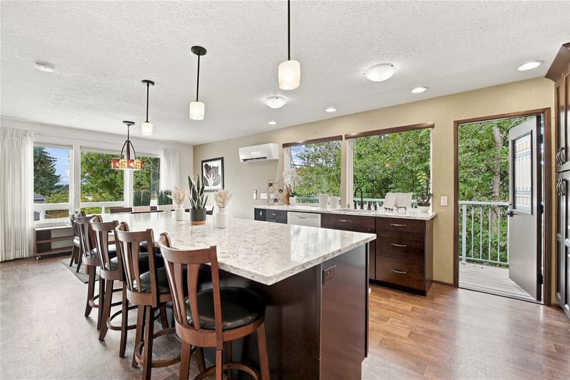 Property photo for 9526 4th Avenue NE, Seattle photo 11