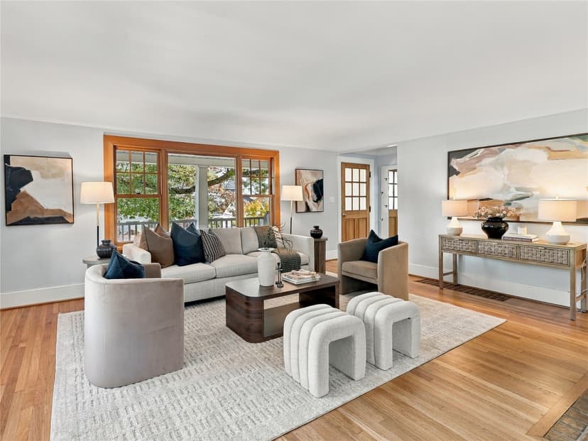 Property photo for 4237 2nd Avenue NE, Seattle photo 6