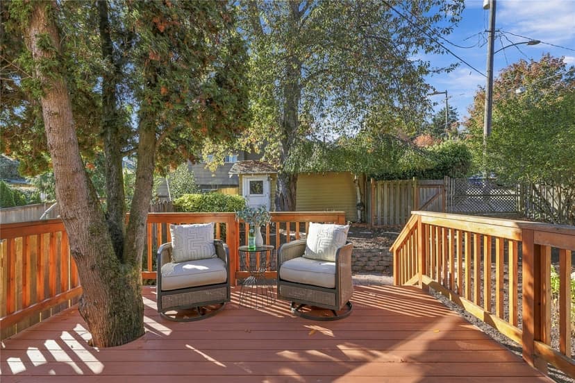 Property photo for 4237 2nd Avenue NE, Seattle photo 29