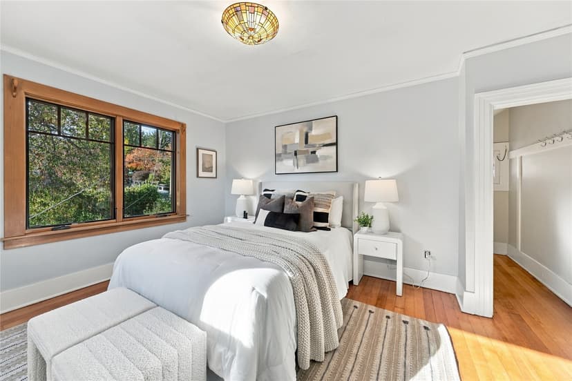 Property photo for 4237 2nd Avenue NE, Seattle photo 19