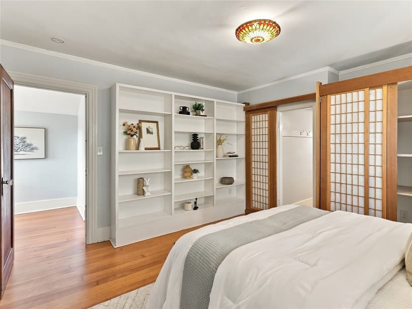 Property photo for 4237 2nd Avenue NE, Seattle photo 17