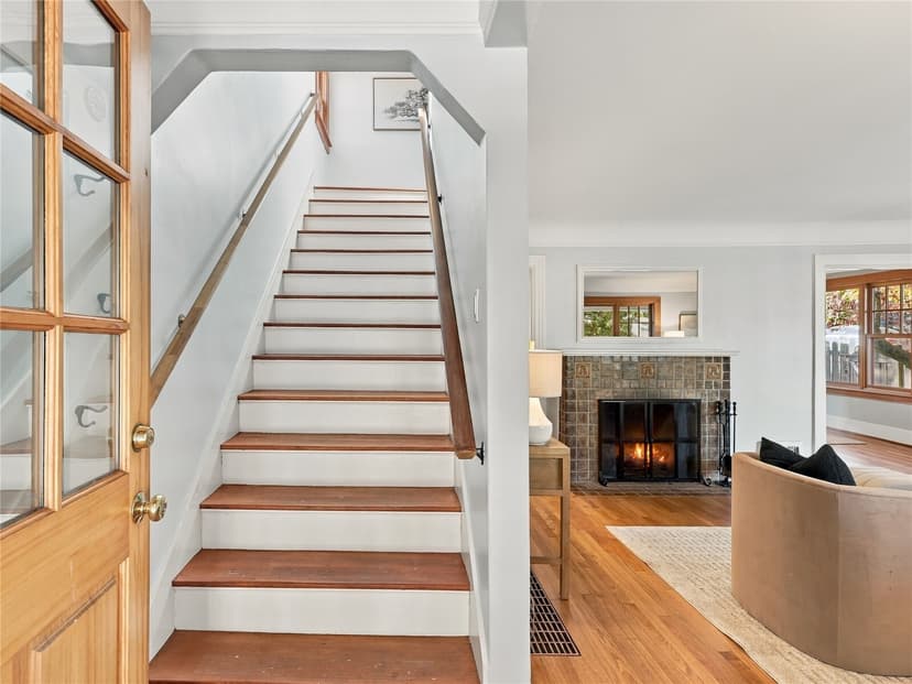 Property photo for 4237 2nd Avenue NE, Seattle photo 15