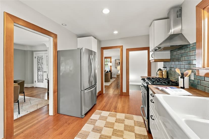 Property photo for 4237 2nd Avenue NE, Seattle photo 11