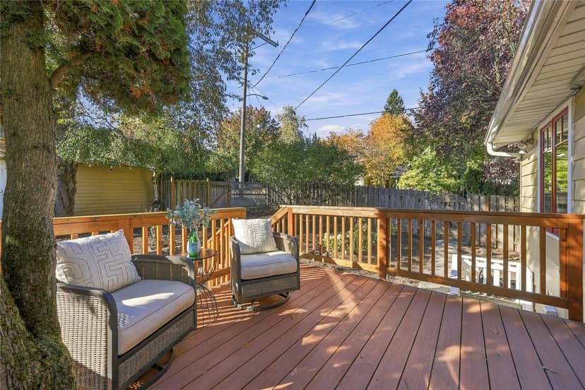 Property photo for 4237 2nd Avenue NE, Seattle photo 30