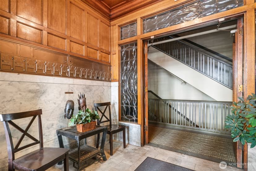 Property photo for 7 Harrison Street #26, Seattle photo 6