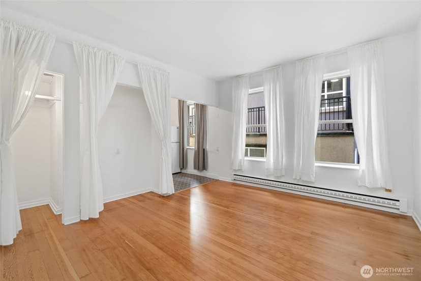 Property photo for 7 Harrison Street #26, Seattle photo 11