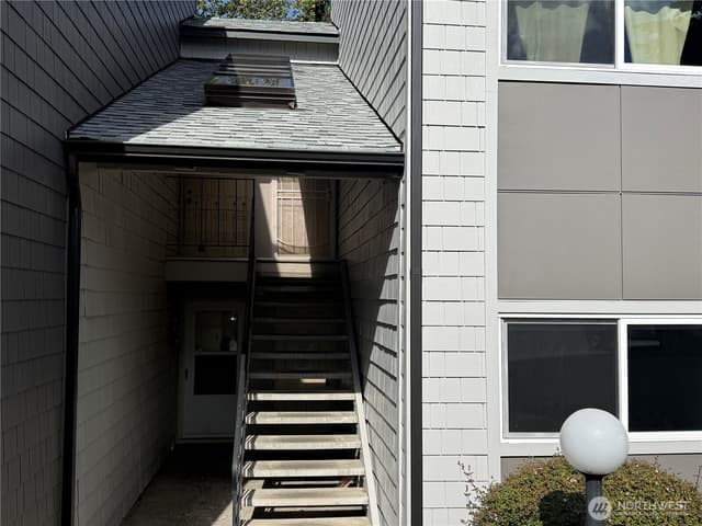 Property photo for 2020 Grant Avenue S #J102, Renton