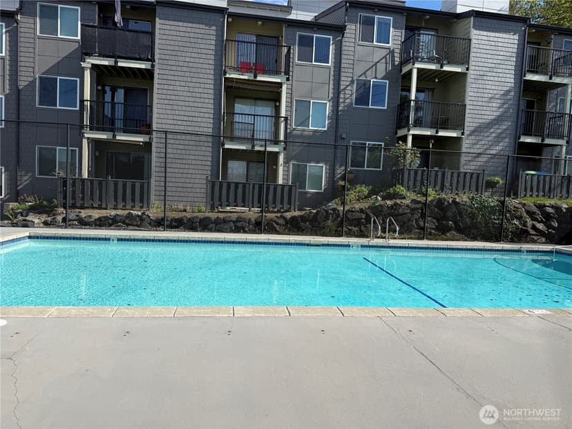 Property photo for 2020 Grant Avenue S #J102, Renton photo 11