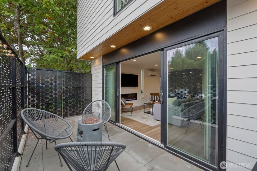 Property photo for 7507 Latona Avenue NE, Seattle photo 28
