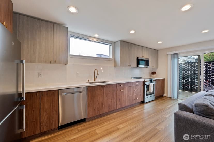 Property photo for 7507 Latona Avenue NE, Seattle photo 12