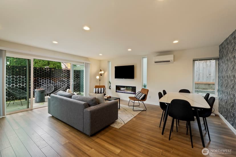 Property photo for 7507 Latona Avenue NE, Seattle photo 4