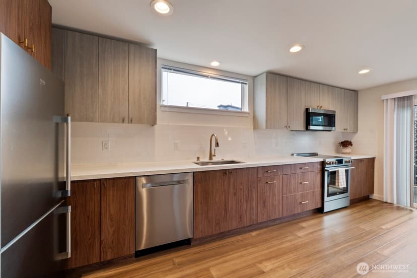 Property photo for 7507 Latona Avenue NE, Seattle photo 11