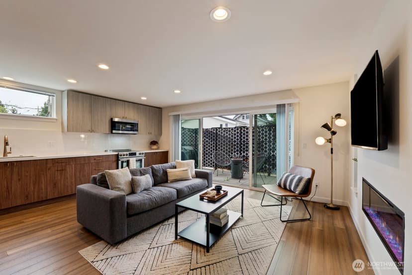 Property photo for 7507 Latona Avenue NE, Seattle photo 8