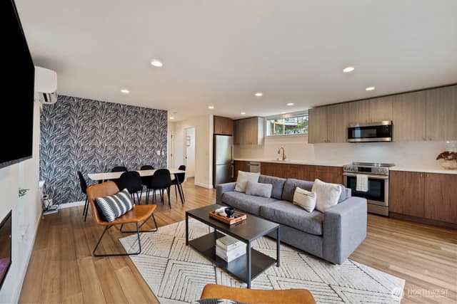 Property photo for 7507 Latona Avenue NE, Seattle photo 5
