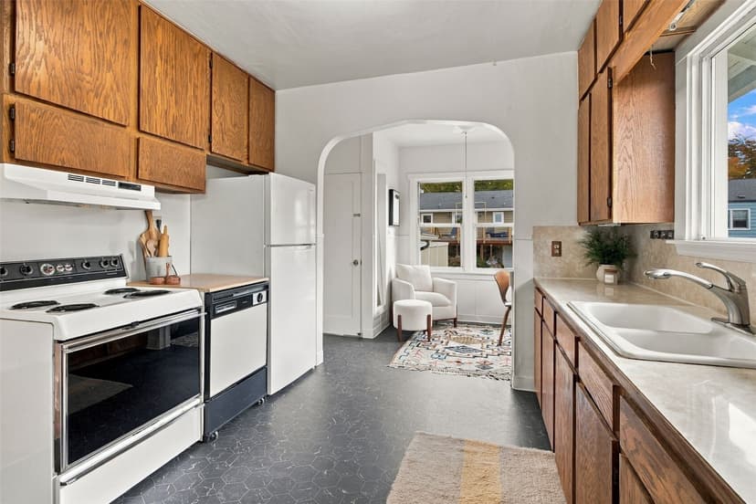 Property photo for 2316 29th Avenue S, Seattle photo 18