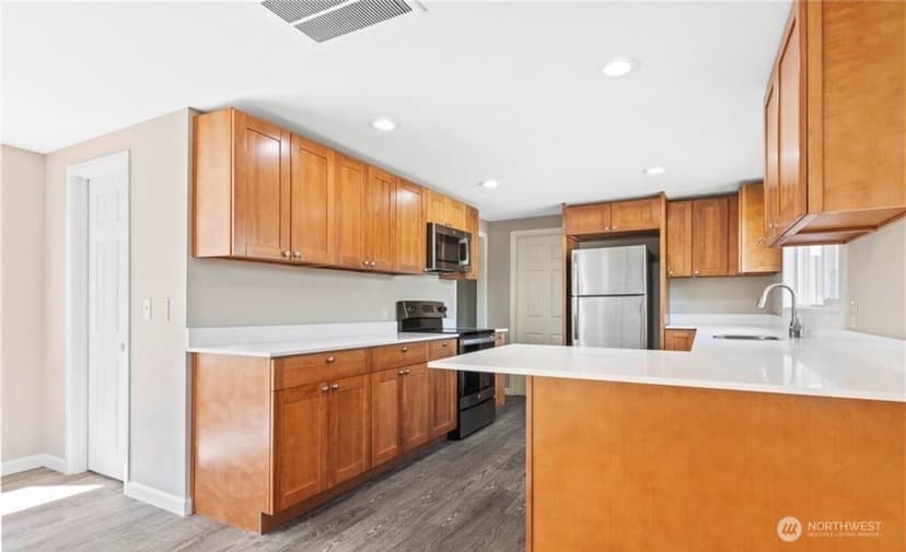 Property photo for 20225 108th Avenue SE, Kent photo 10