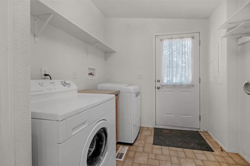 Property photo for 1424 129th Street SE, Everett photo 22
