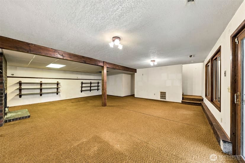 Property photo for 28327 183rd Avenue SE, Kent photo 17