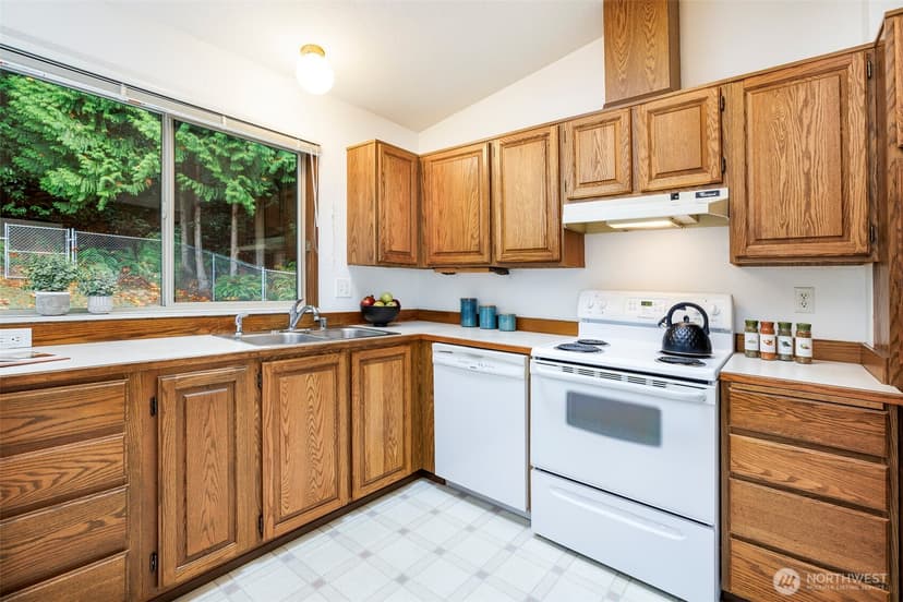 Property photo for 23010 39th Avenue W, Brier photo 8