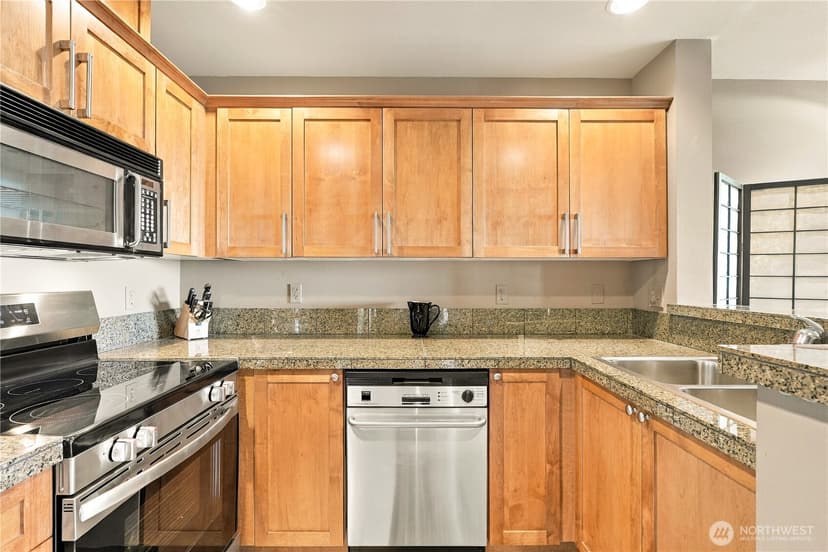 Property photo for 123 Queen Anne Avenue N #408, Seattle photo 11