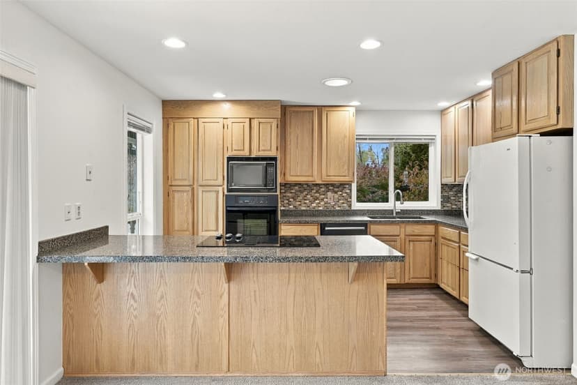 Property photo for 3406 202nd Street SW, Lynnwood photo 16