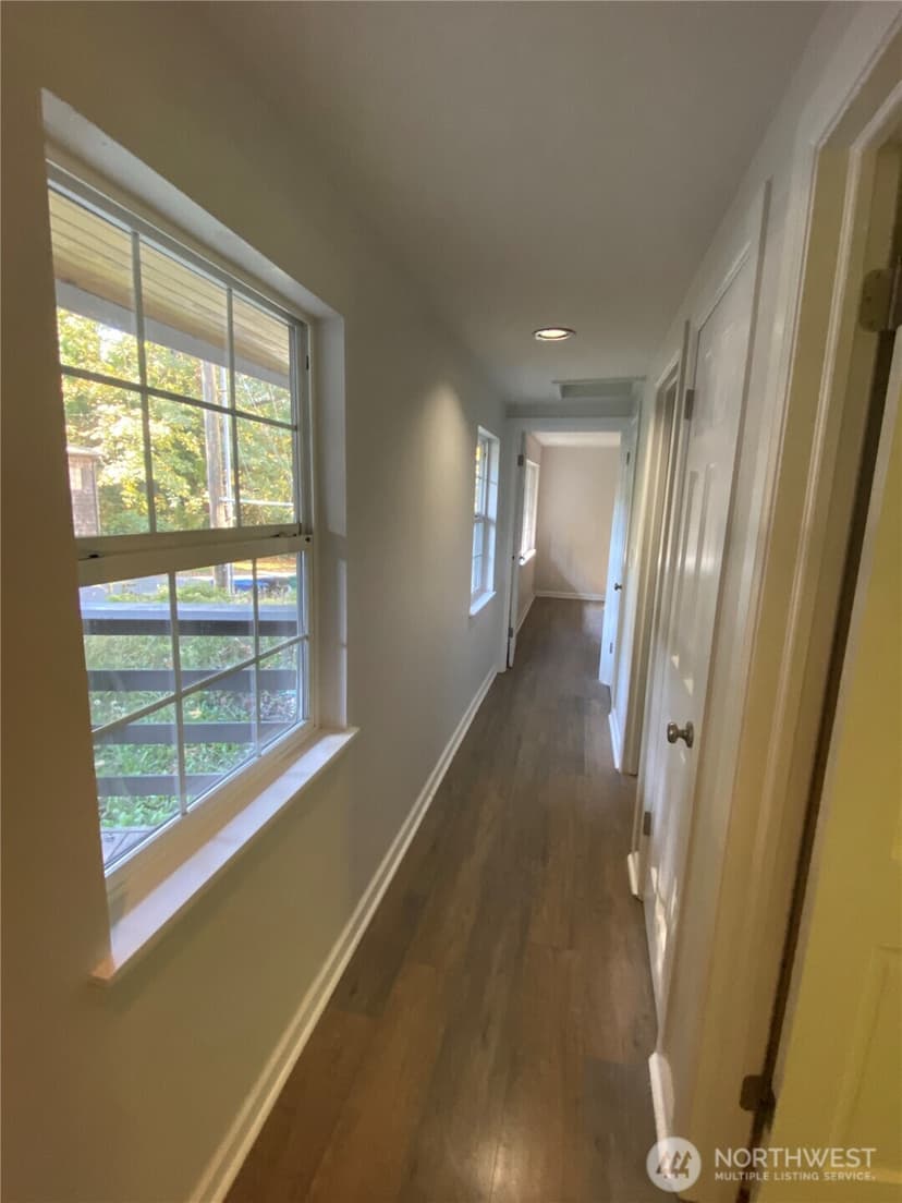 Property photo for 7100 Lincoln Parkway SW, Seattle photo 5