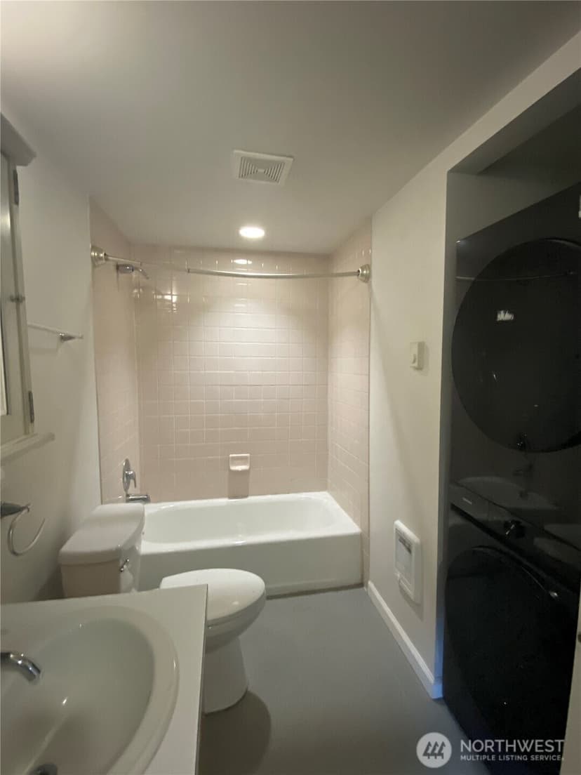 Property photo for 7100 Lincoln Parkway SW, Seattle photo 8