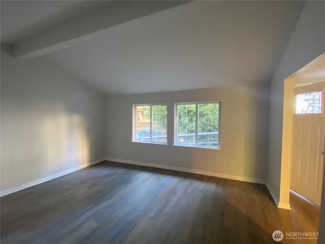Property photo for 7100 Lincoln Parkway SW, Seattle photo 3
