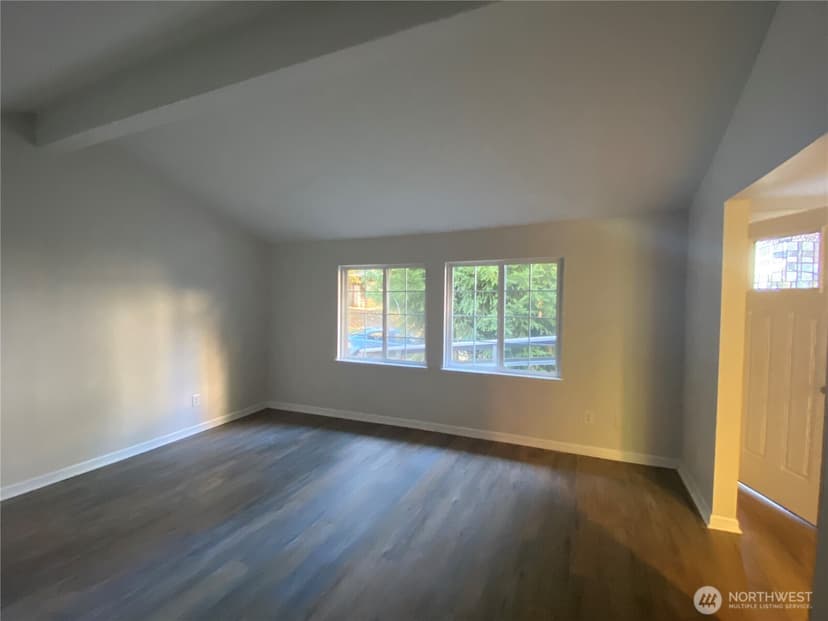 Property photo for 7100 Lincoln Parkway SW, Seattle photo 3