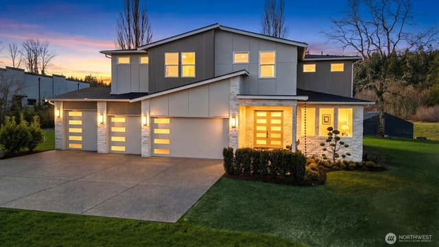 Property photo for 19902 Broadway Avenue, Snohomish