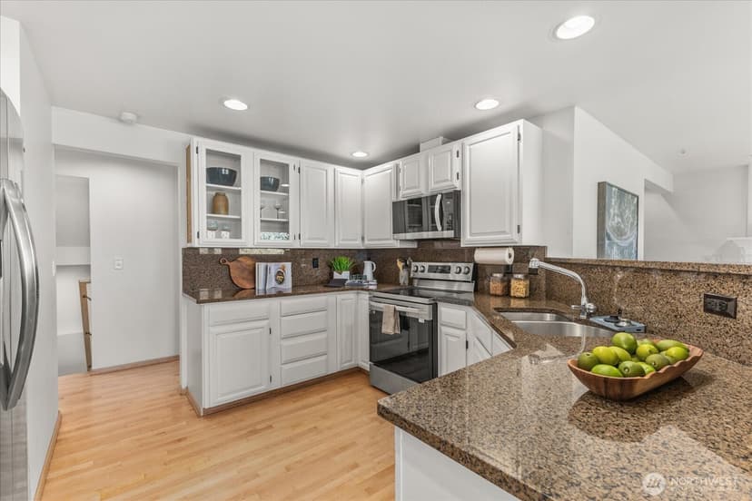 Property photo for 9009 45th Avenue NE, Seattle photo 13