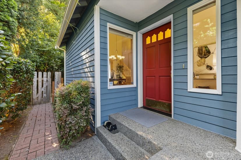 Property photo for 9009 45th Avenue NE, Seattle photo 3