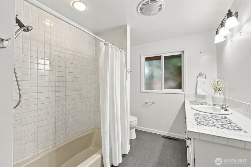 Property photo for 8515 27th Avenue NE, Seattle photo 17
