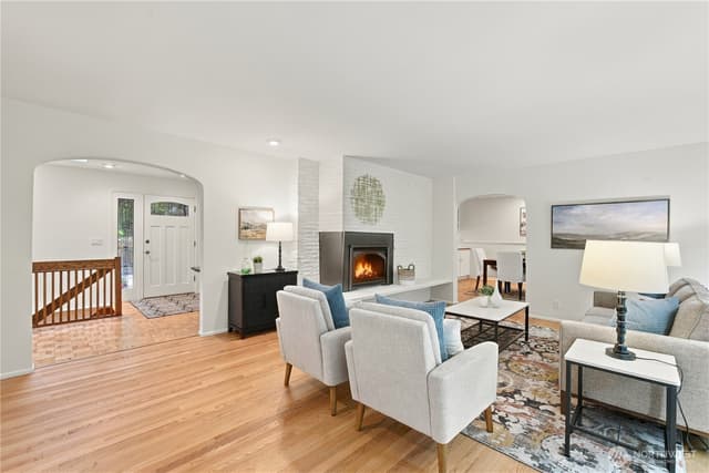 Property photo for 8515 27th Avenue NE, Seattle photo 4