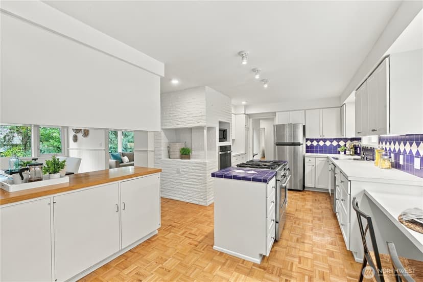 Property photo for 8515 27th Avenue NE, Seattle photo 11