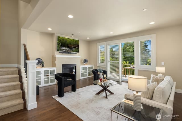 Property photo for 20 6th Street, Kirkland photo 4