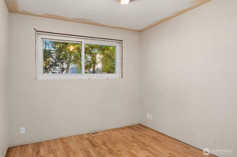 Property photo for 14048 75th Avenue NE, Kirkland photo 13