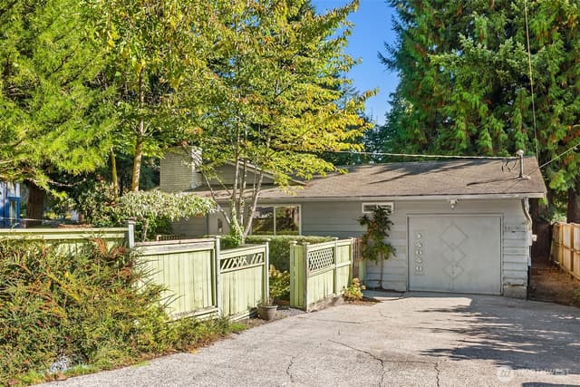 Property photo for 14048 75th Avenue NE, Kirkland photo 2