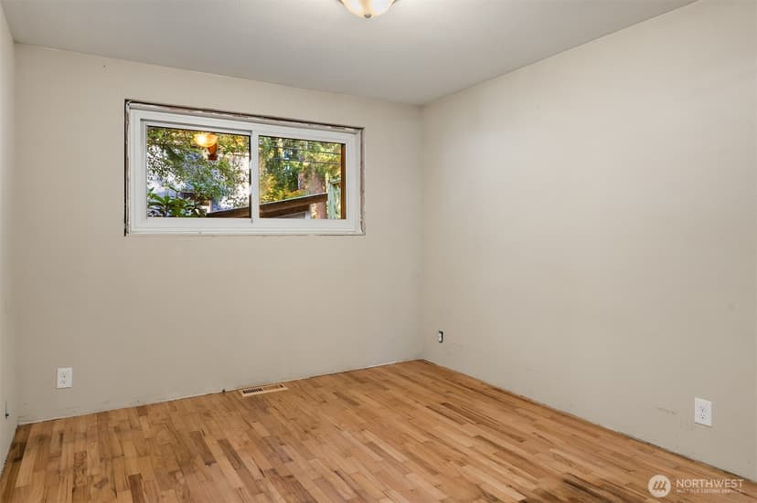 Property photo for 14048 75th Avenue NE, Kirkland photo 14