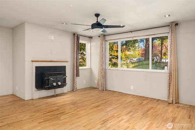 Property photo for 14048 75th Avenue NE, Kirkland photo 5