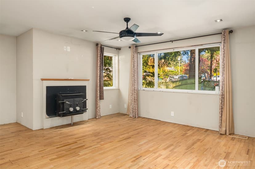Property photo for 14048 75th Avenue NE, Kirkland photo 5