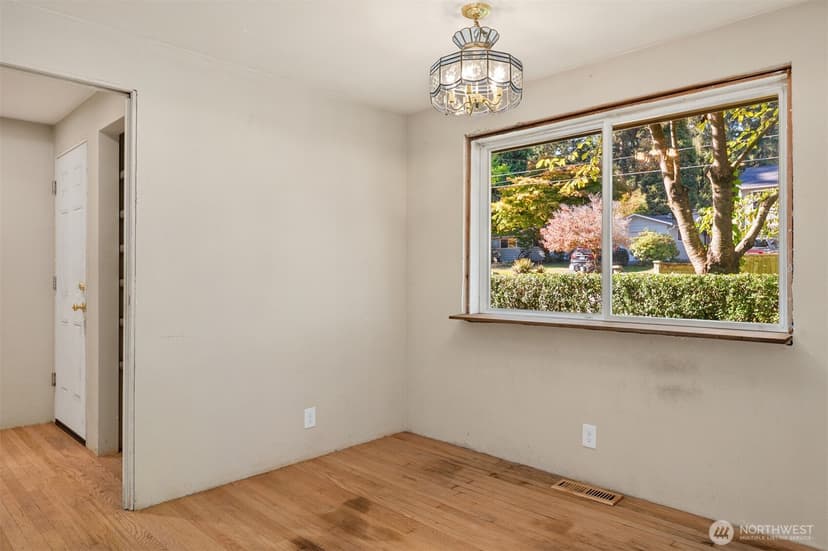 Property photo for 14048 75th Avenue NE, Kirkland photo 12