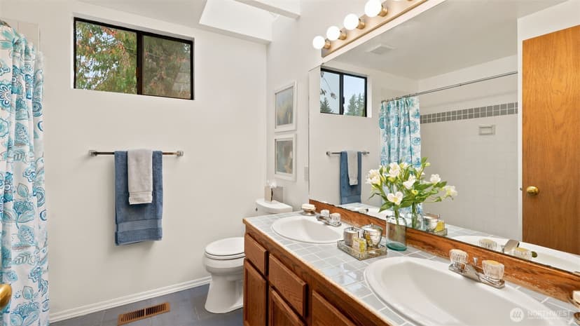 Property photo for 24243 SE 43RD Court, Sammamish photo 18