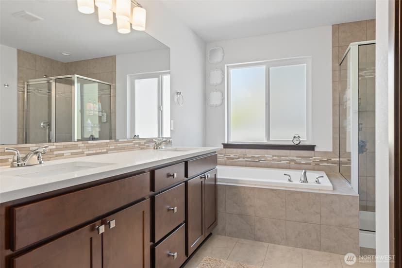 Property photo for 2744 S 120th Place, Burien photo 18