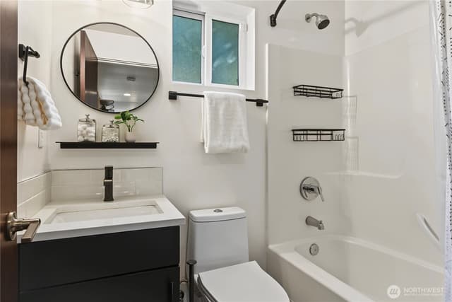 Property photo for 6534 42nd Avenue SW #B, Seattle photo 5