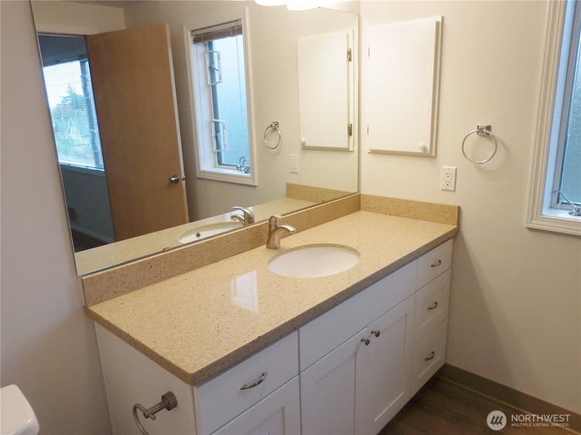 Property photo for 214 W McGraw Street #201, Seattle photo 17